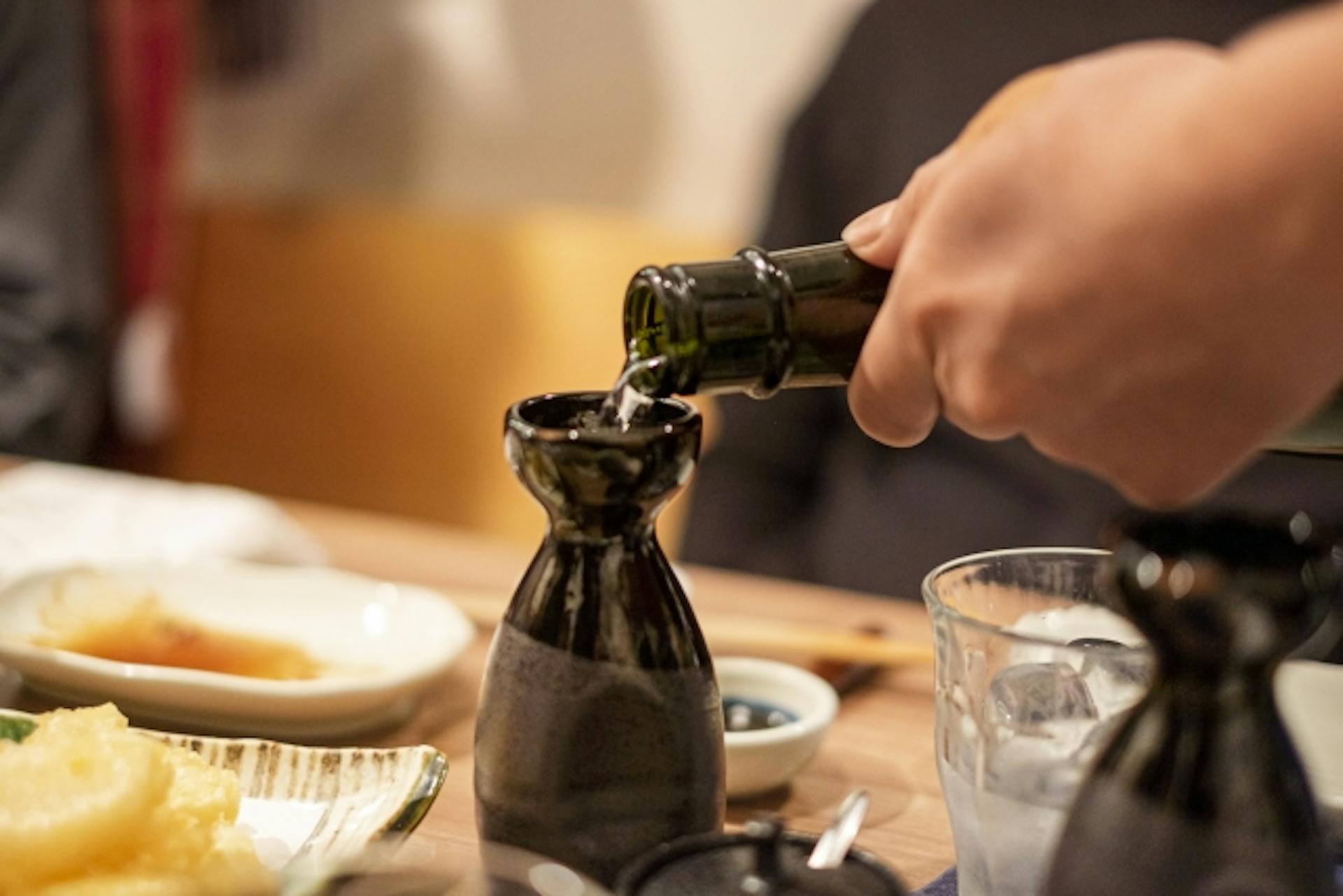 飲酒は血圧上昇を招く？お酒による体への影響や適切な飲酒量を解説のサムネイル