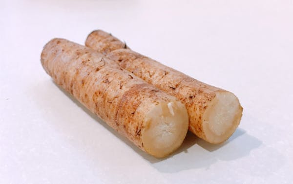 洗った皮付きごぼう