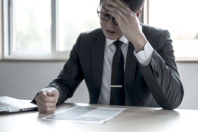 過労によって生じる症状とは？働き過ぎが心身に与える悪影響を解説のサムネイル