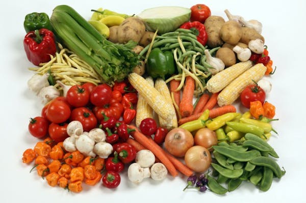 野菜など食物繊維が豊富な食べ物を選ぶ