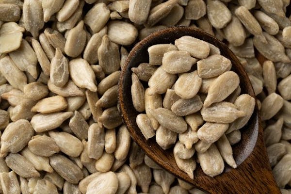 剥かれたひまわりの種