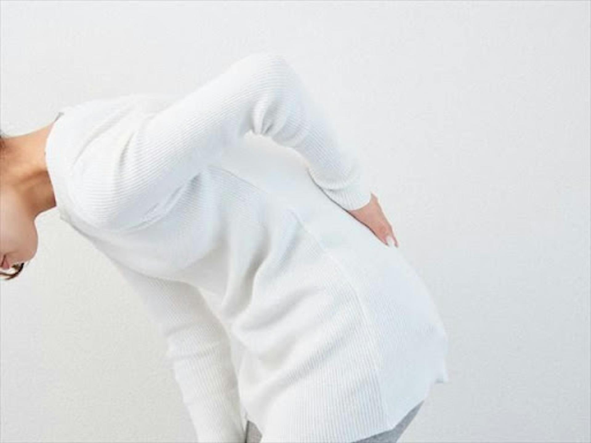 つらい腰痛の原因とは？気になる予防法や対策も分かりやすく解説！のサムネイル