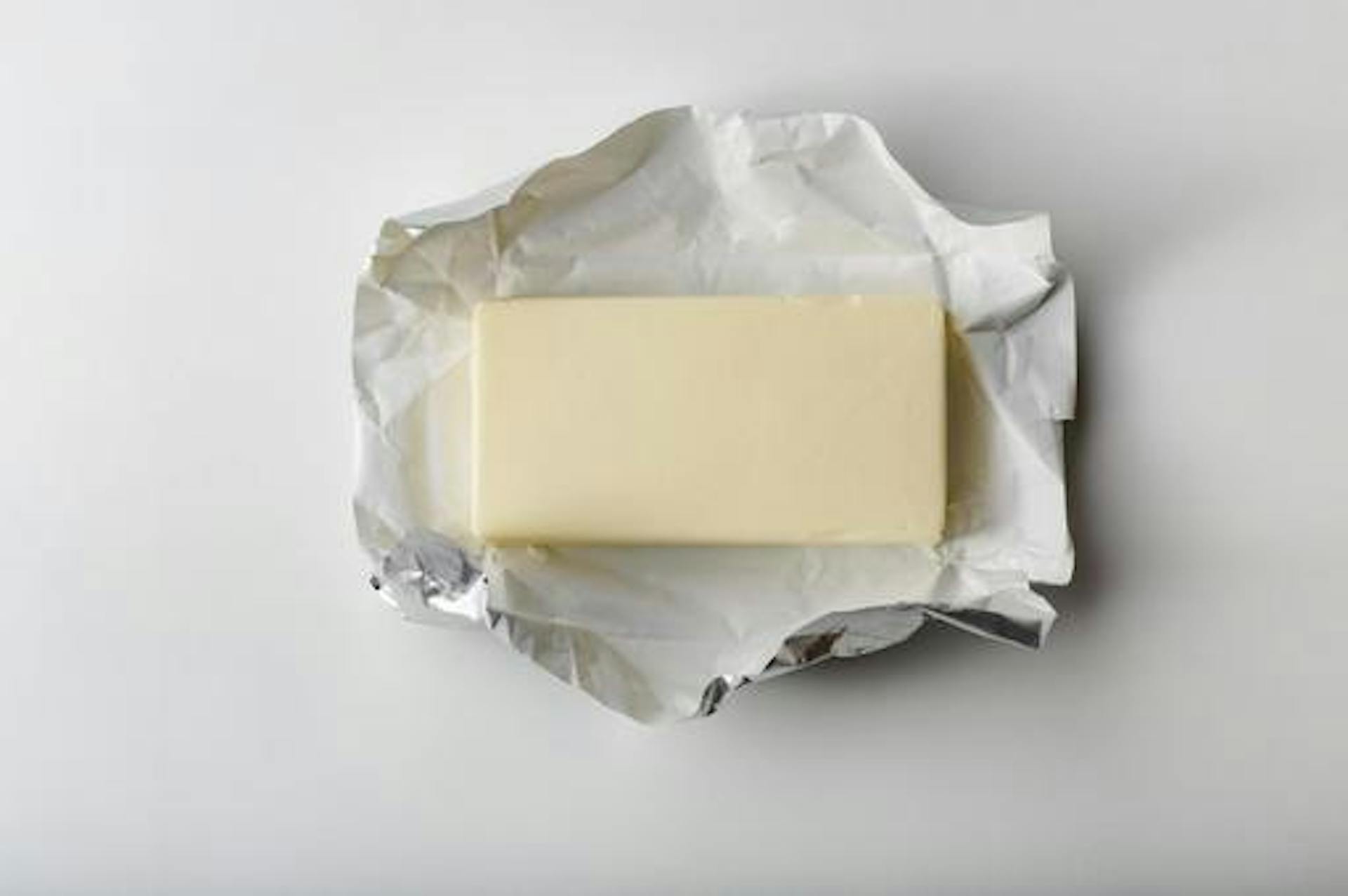 脂質とは？はたらきや種類、1日に摂取すべき量の計算方法を解説のサムネイル