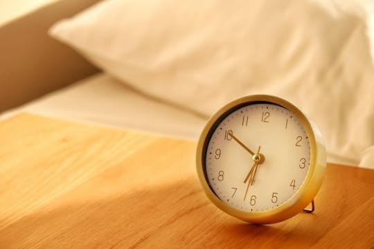 日本人の平均睡眠時間は？理想的な睡眠時間と良質な睡眠のポイント