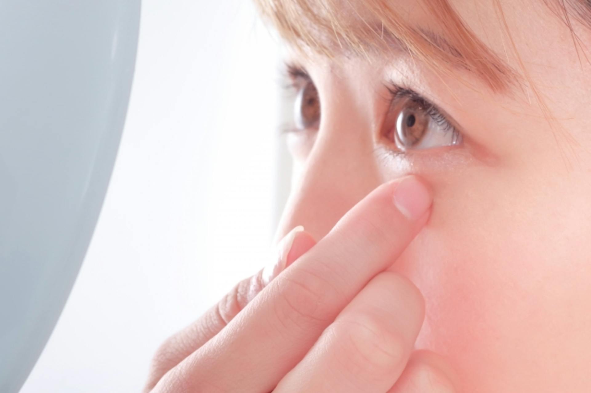 ドライアイとは？原因や症状、予防・改善のためのポイントを解説のサムネイル