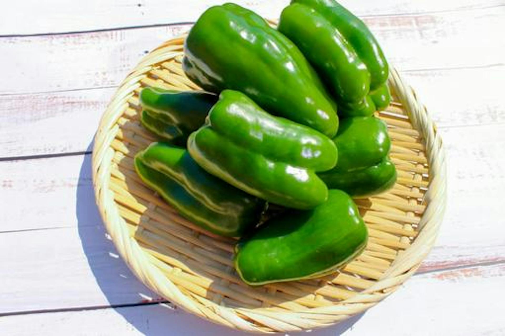 ピーマンは栄養たっぷり？含まれている栄養素とその効果について解説のサムネイル