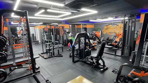MUSCLE PARK 港区 総合フィットネスの写真1