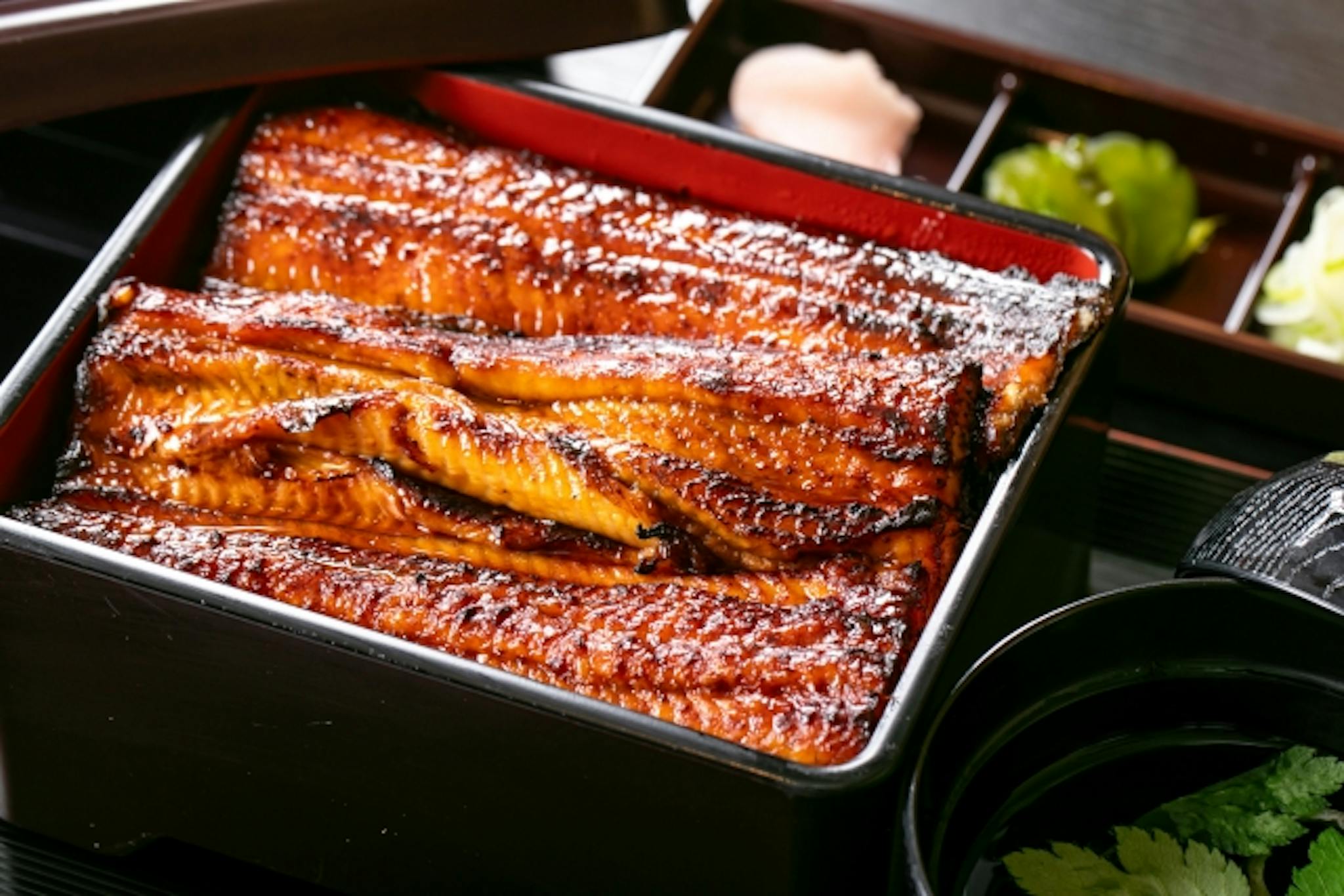 うなぎに含まれる栄養素は？カロリーや旬、注意点についても解説	のサムネイル