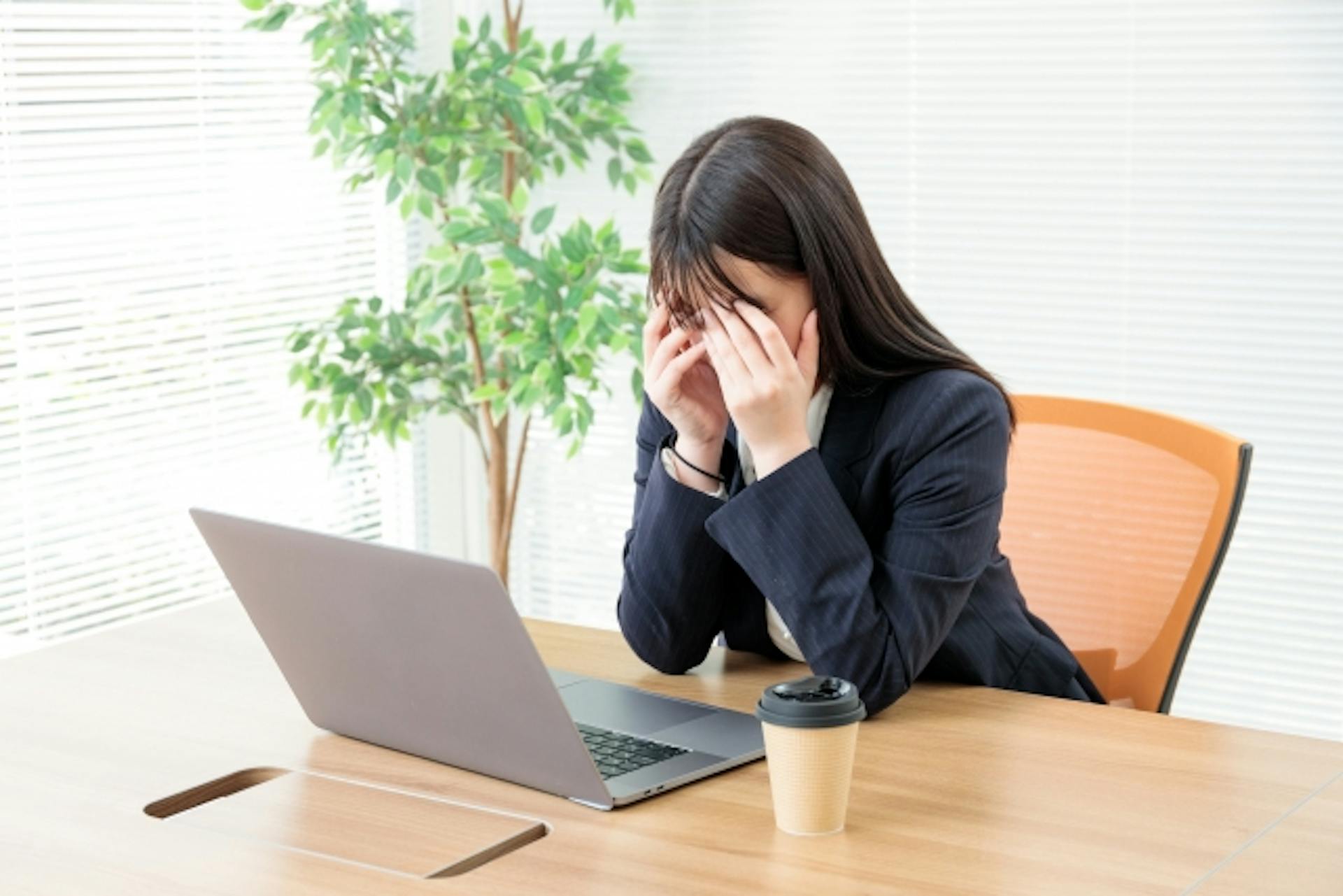 血糖値と眠気の関係は？血糖値が上下するメカニズムと食後の眠気対策のサムネイル