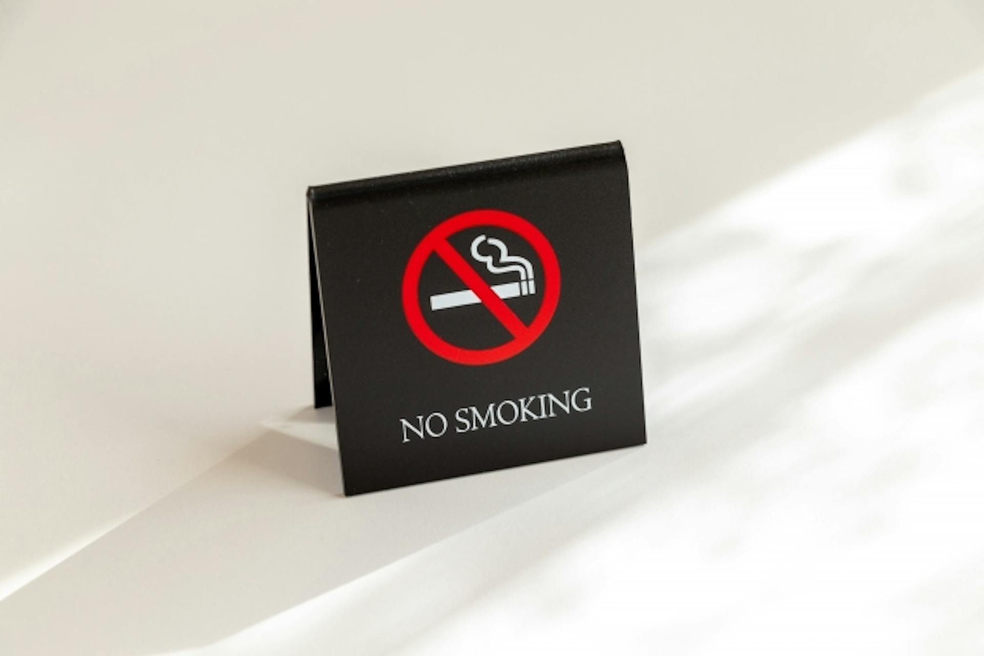 禁煙するには？禁煙のメリットや効果と成功のためのポイントを解説のサムネイル