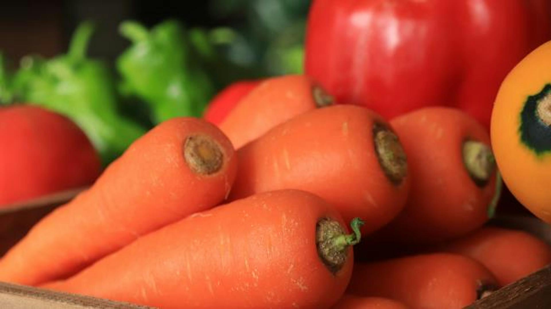 緑黄色野菜とは？含まれる成分や摂取目標量、調理する際のポイントのサムネイル