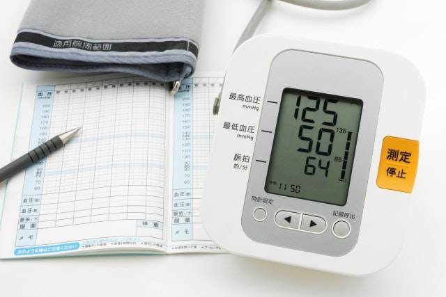 血圧の正常値とは？30代の平均値と高血圧・低血圧の対処法を解説