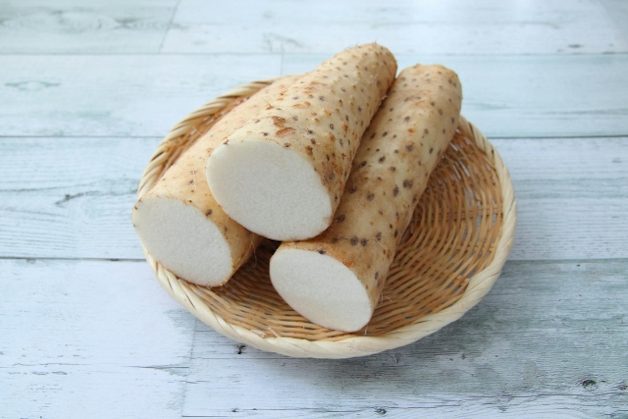 長芋から摂取できる栄養素は？山芋との違いや特徴についても解説のサムネイル