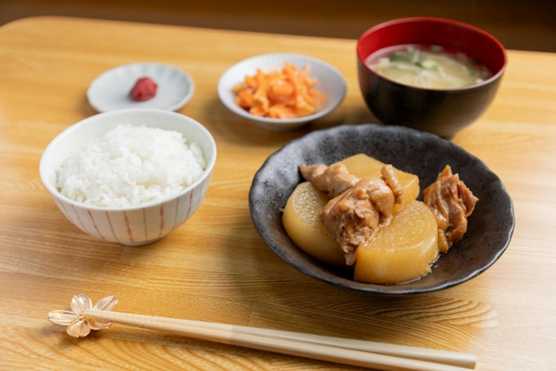 ダイエット中の夜ご飯には何を食べるべき？8つのポイントを解説のサムネイル