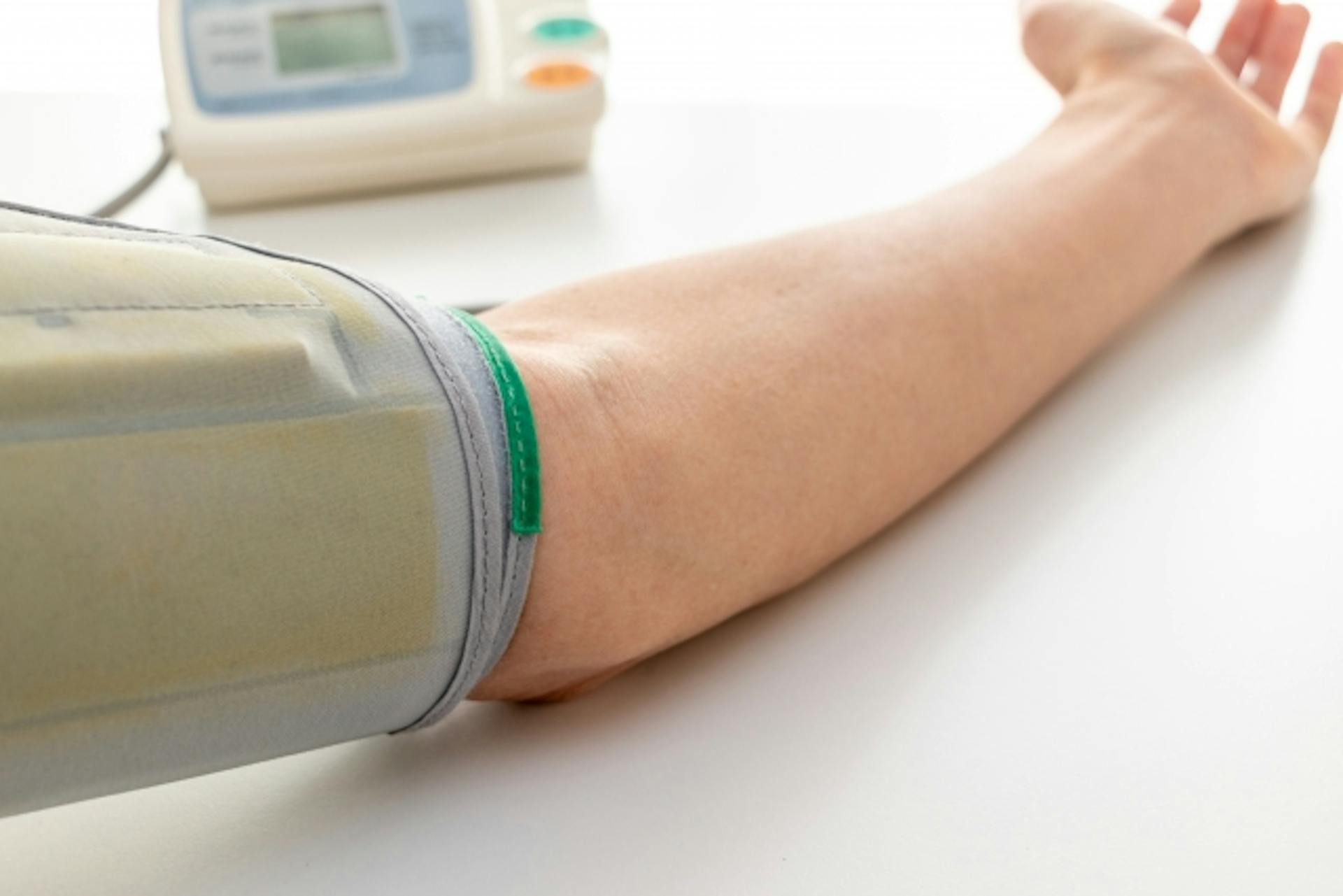 高血圧の原因は？生活習慣を改善し血圧を下げるためのポイントも解説のサムネイル