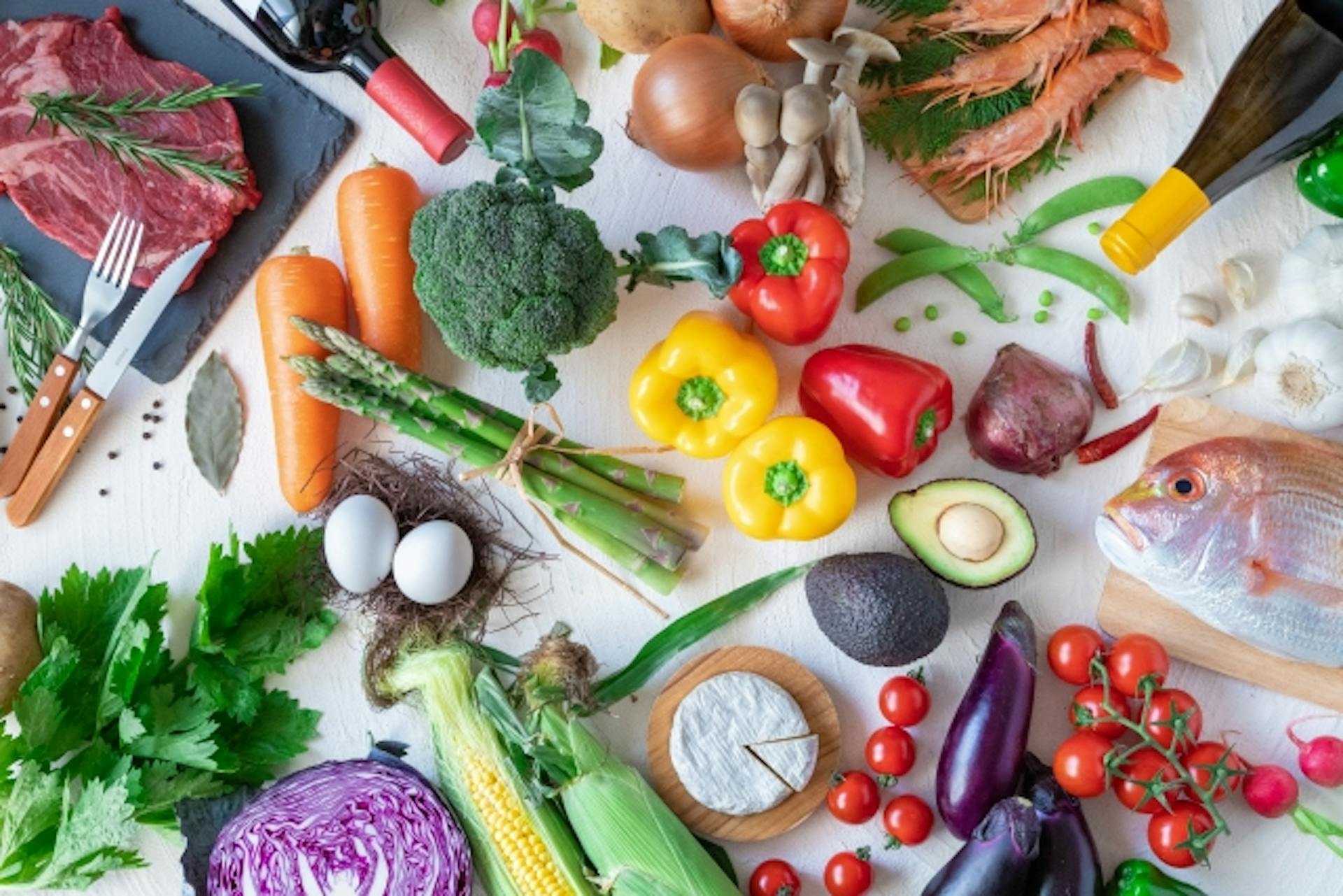 五大栄養素とは？それぞれのはたらきやバランス良く摂取するポイントのサムネイル