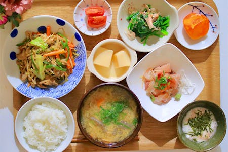 栄養バランスの取れた食事とは？主食・主菜・副菜のポイントを紹介