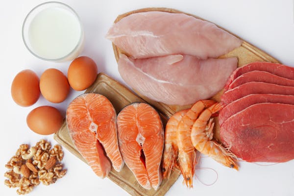 たまごやエビなどのたんぱく質源