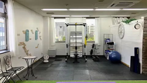 プライベートジムHPER(ハイパー) 江坂店の写真1