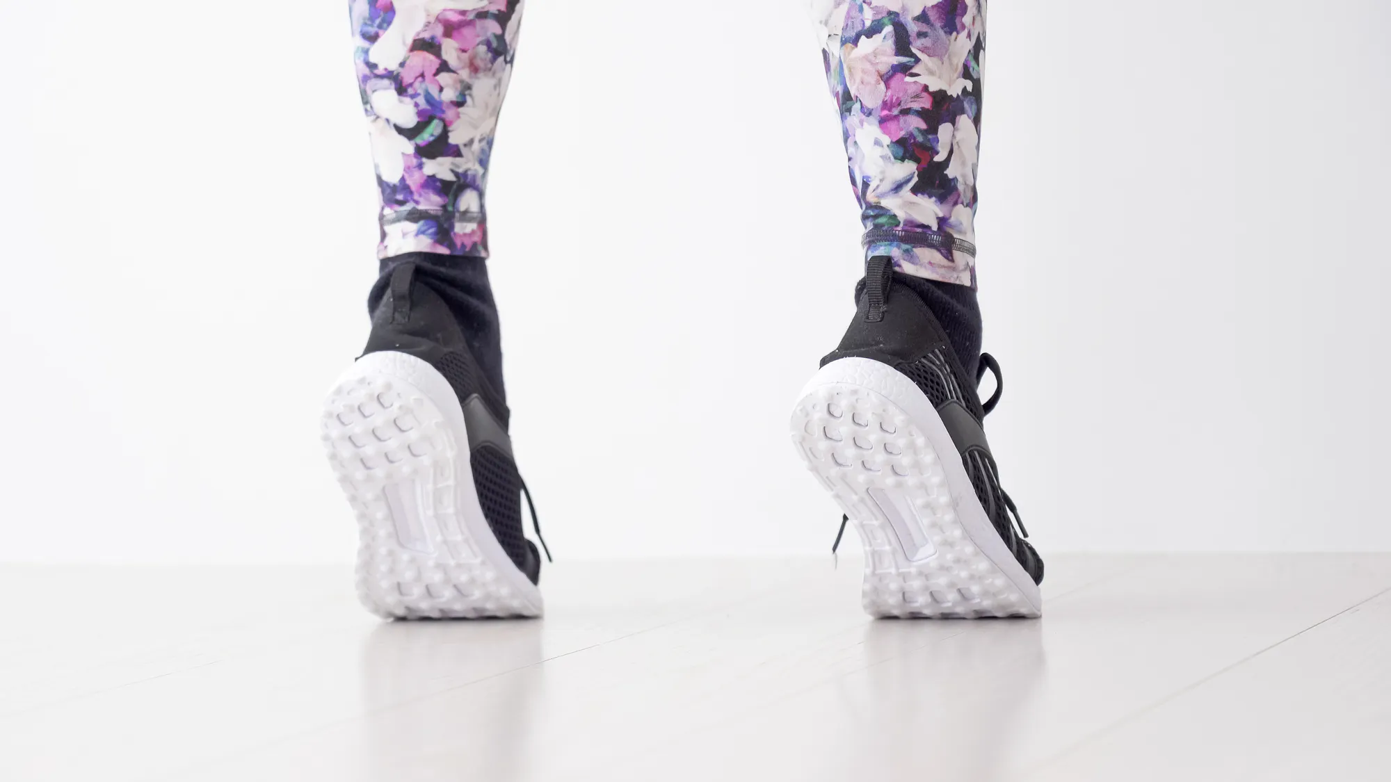 ストレッチする女性