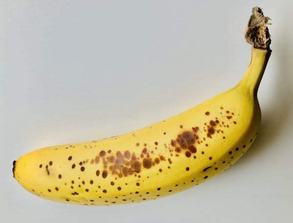 シュガースポットのあるバナナ