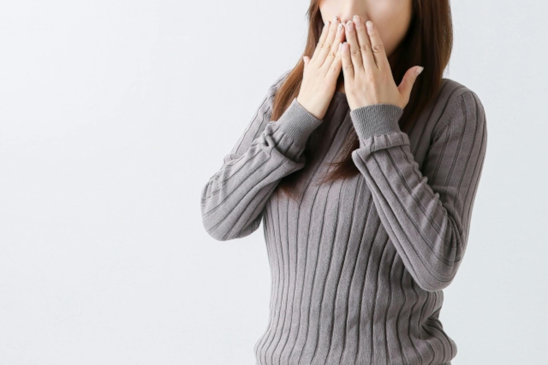 この口臭は病気のせい？！口臭の種類と原因、対処法を徹底解説！のサムネイル