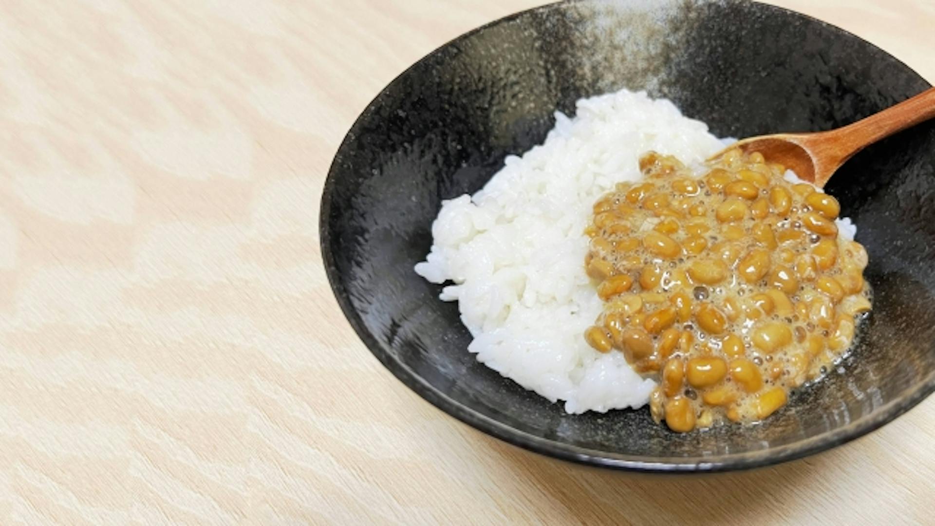 ビタミンKとは？はたらきや過不足による影響、適切な摂取量を紹介のサムネイル