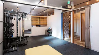 CHAMP. Conditioning & Workout Personal Gym(チャンプ. ｺﾝﾃﾞｨｼｮﾆﾝｸ＆ﾜｰｸｱｳﾄ ﾊﾟｰｿﾅﾙｼﾞﾑ) CHAMP.   （チャンプ.）鳴尾・武庫川女子大前駅　駅前店の写真5