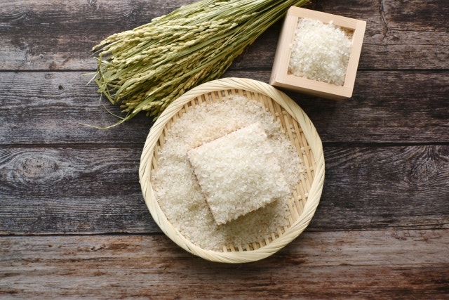 気になる白米のカロリーや糖質量をご紹介！玄米やパン・麺との比較も