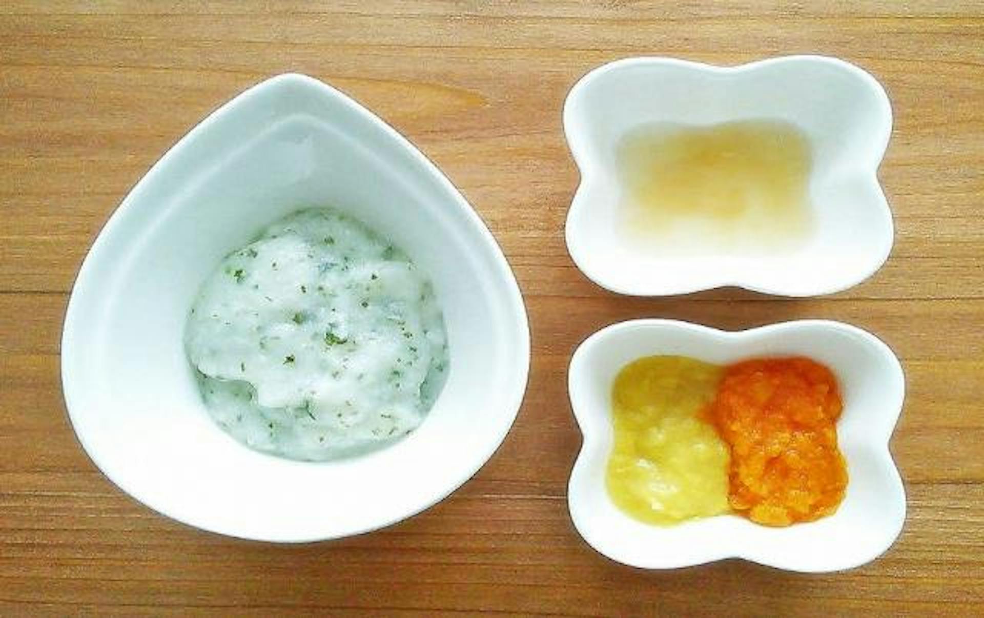 離乳食の進め方は？月齢別におすすめの食材や注意点を分かりやすく解説のサムネイル