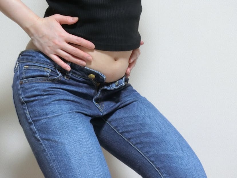 皮下脂肪の落とし方とは？効果的な食事や運動のポイントを徹底解説のサムネイル