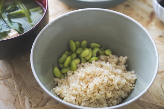 食物繊維は1日にどれくらい摂るべき？摂取目標量と摂取源となる食品