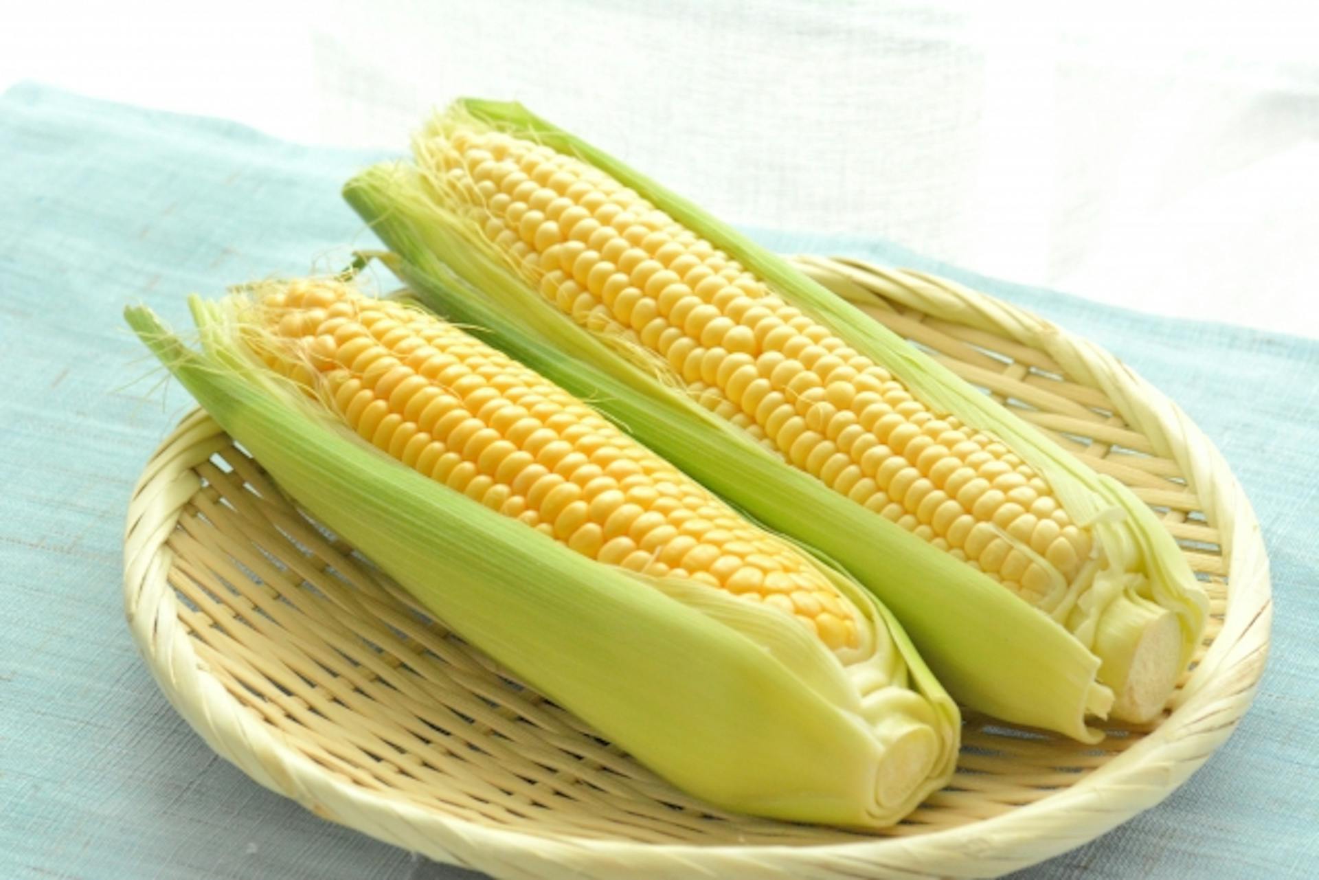 とうもろこしの栄養やカロリー、体にとってのメリットを詳しく解説のサムネイル
