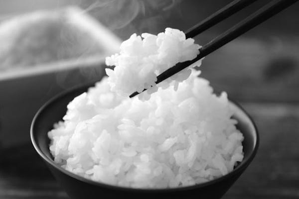 白米のモノクロ画像
