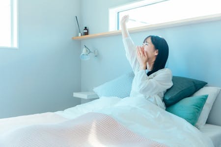 睡眠と運動との関係は？良質な睡眠につながる運動のポイントを解説