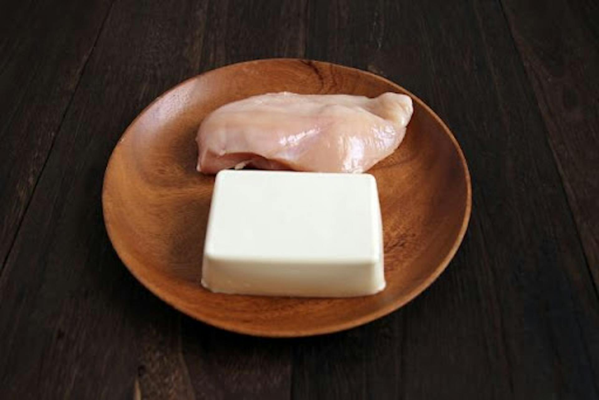 ダイエット中にタンパク質を摂るべき理由とは？健康的に痩せるポイントを解説！のサムネイル