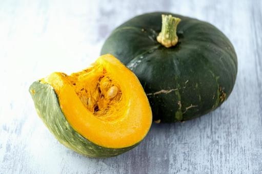 かぼちゃに含まれる栄養素は？カロリーや特徴、選び方や保存法も解説