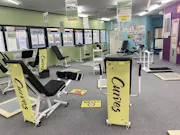 カーブス 吹田千里山駅前店の画像