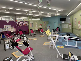 カーブス サンプラザ金剛店の写真3
