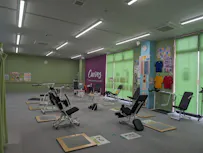 カーブス ハッピー・ドラッグ浜館店の画像