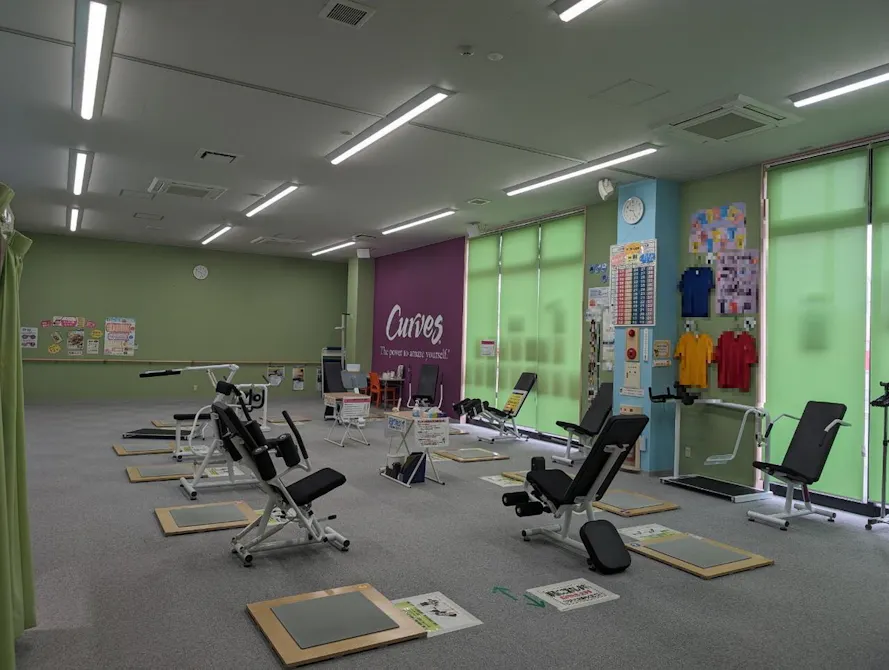 カーブス ハッピー・ドラッグ浜館店の画像