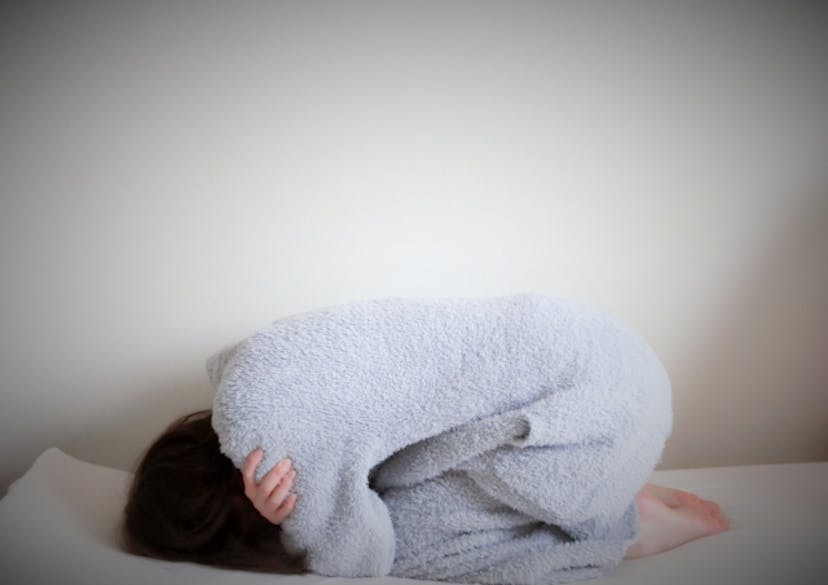 PMSとは？月経前症候群の主な症状や受診の目安、治療法を解説のサムネイル