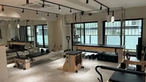 ピラティススタジオ ルルト 西新宿店の写真1