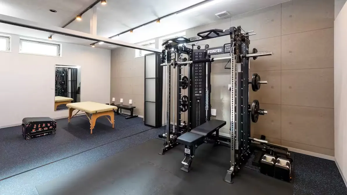 CHAMP. Conditioning & Workout Personal Gym(チャンプ. ｺﾝﾃﾞｨｼｮﾆﾝｸ＆ﾜｰｸｱｳﾄ ﾊﾟｰｿﾅﾙｼﾞﾑ) CHAMP.   （チャンプ.）鳴尾・武庫川女子大前駅　駅前店の画像