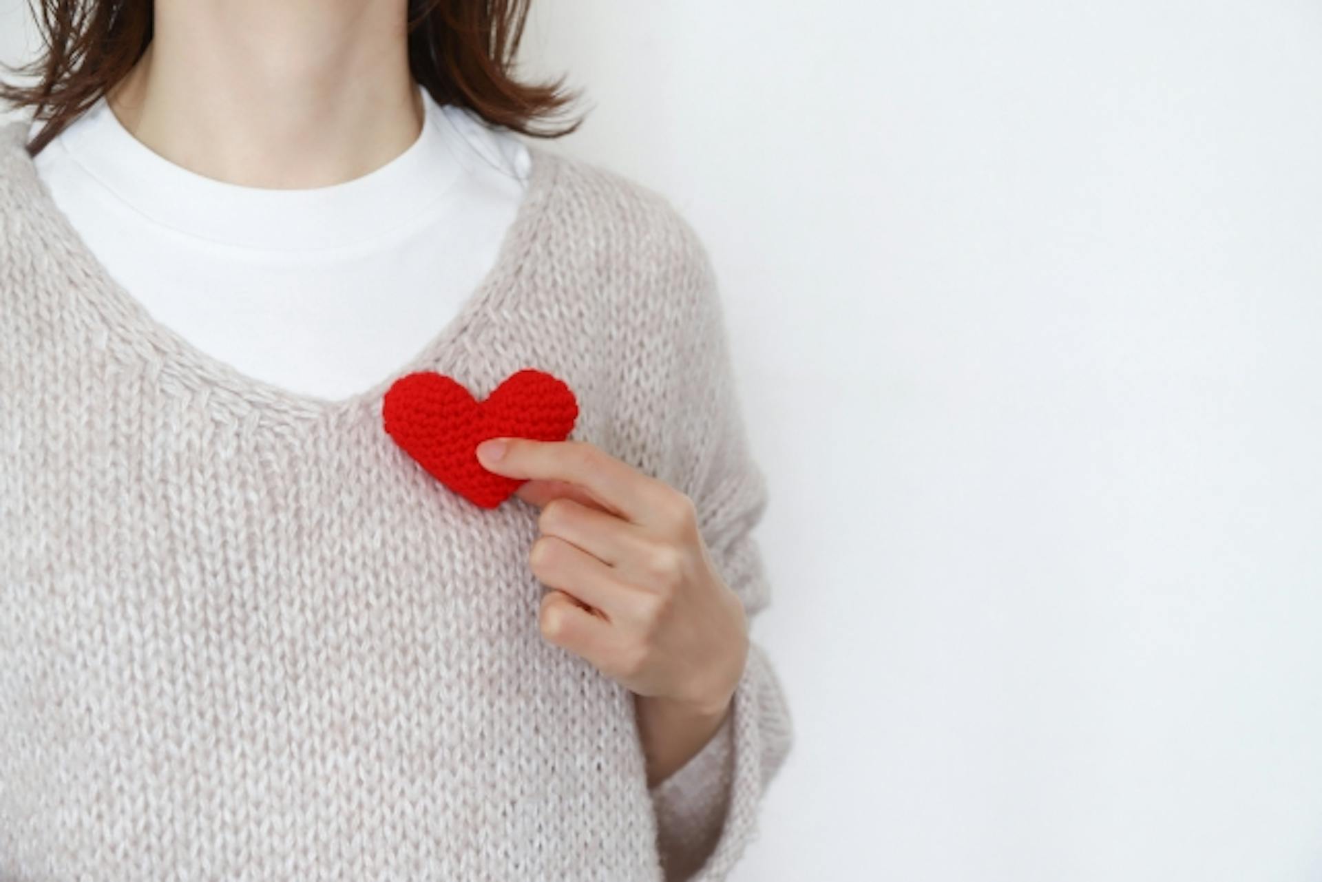 閉経とは？定義や平均的な年齢、その前後の更年期に現れる不調について解説のサムネイル