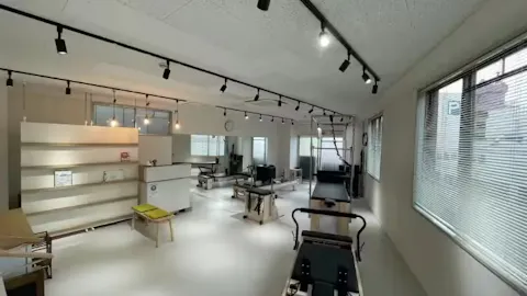 ピラティススタジオ ルルト 枚方店の写真1