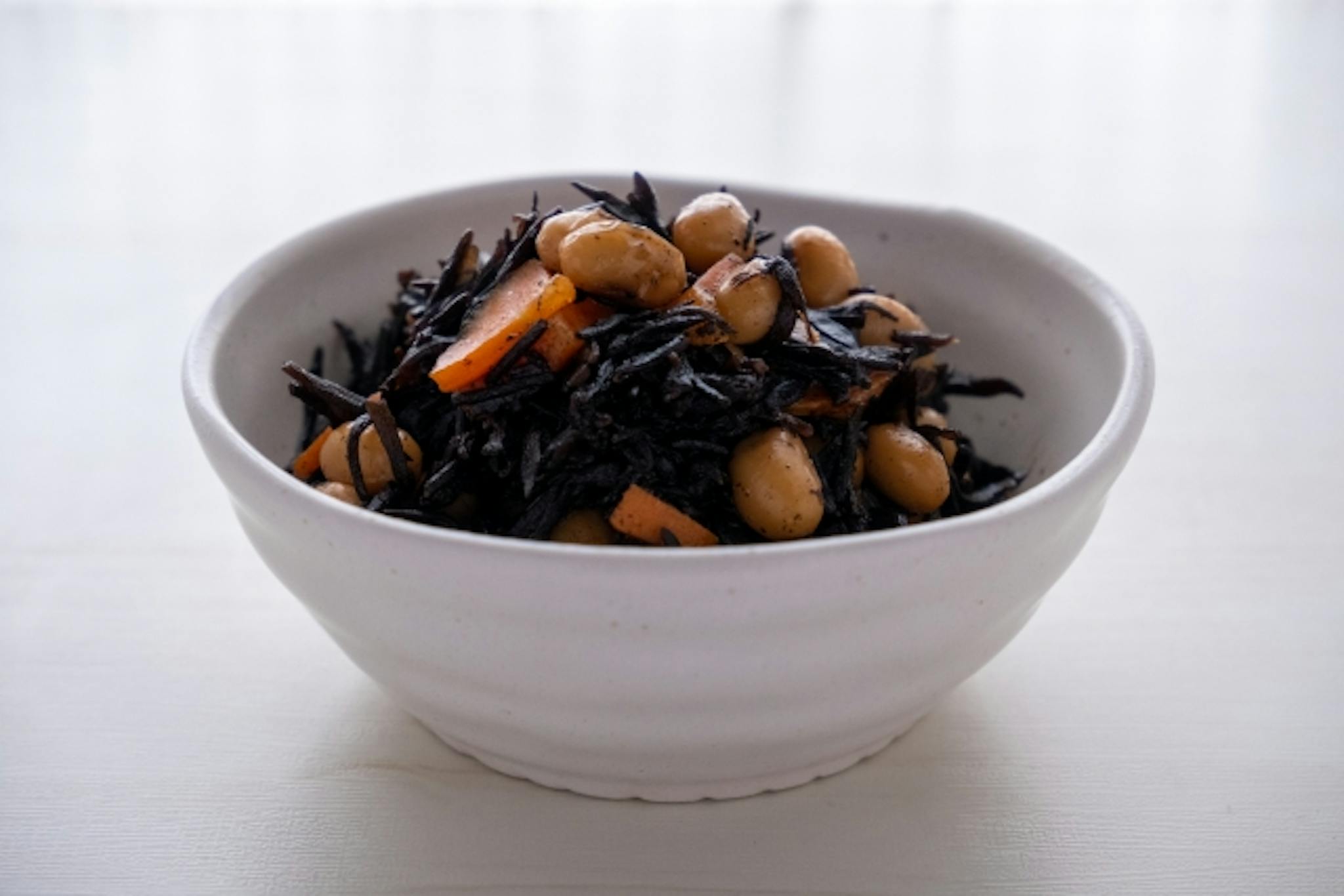 ひじきに含まれる栄養素とは？はたらきや健康への影響を徹底解説のサムネイル