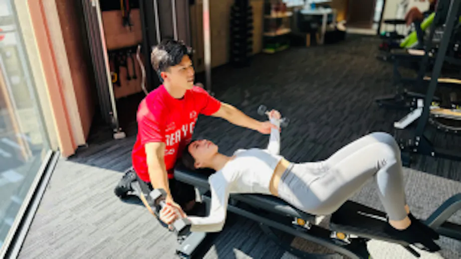 駅前筋肉留学GOの画像の画像