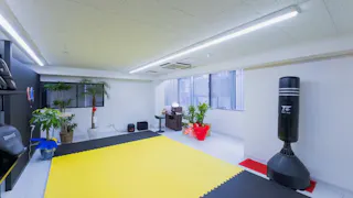 パーソナルミット(PERSONAL MITT)三宮店の写真9